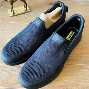 Skechers air cooled brand new with box